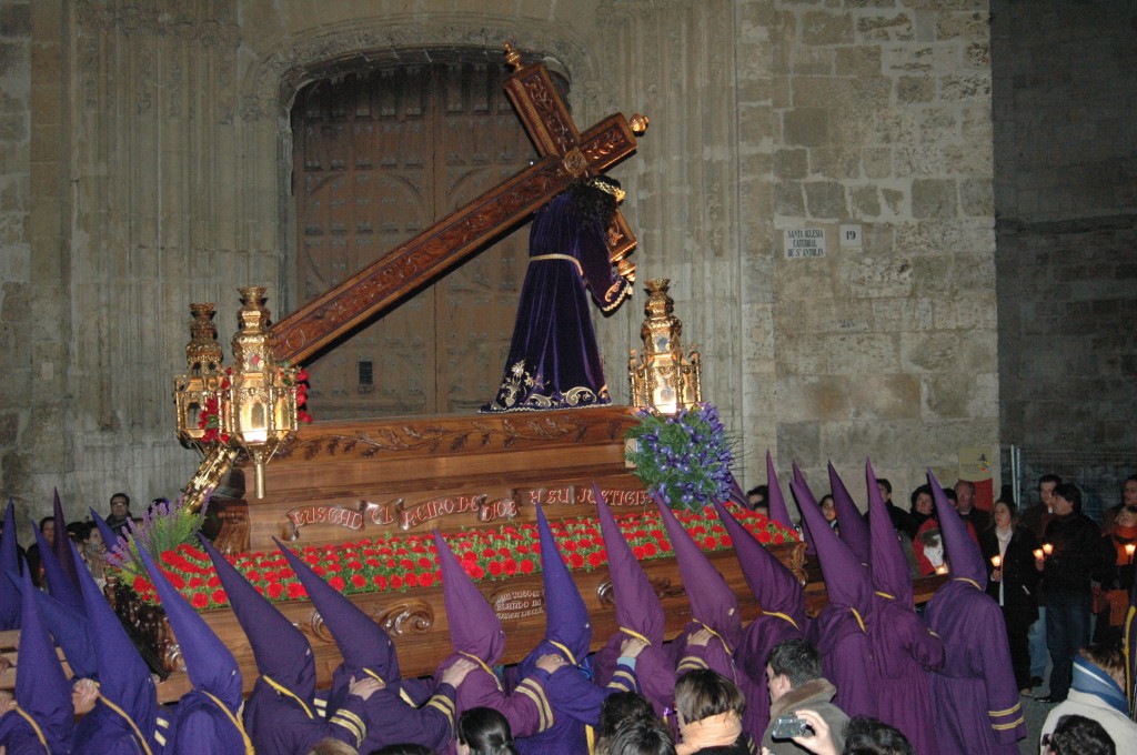 Nuestro Padre Jesús Nazareno a su paso por la S.I. Catedral